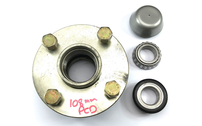 Unbraked Trailer 750kg 108mm PCD Tapered Roller Bearing Hub Kit